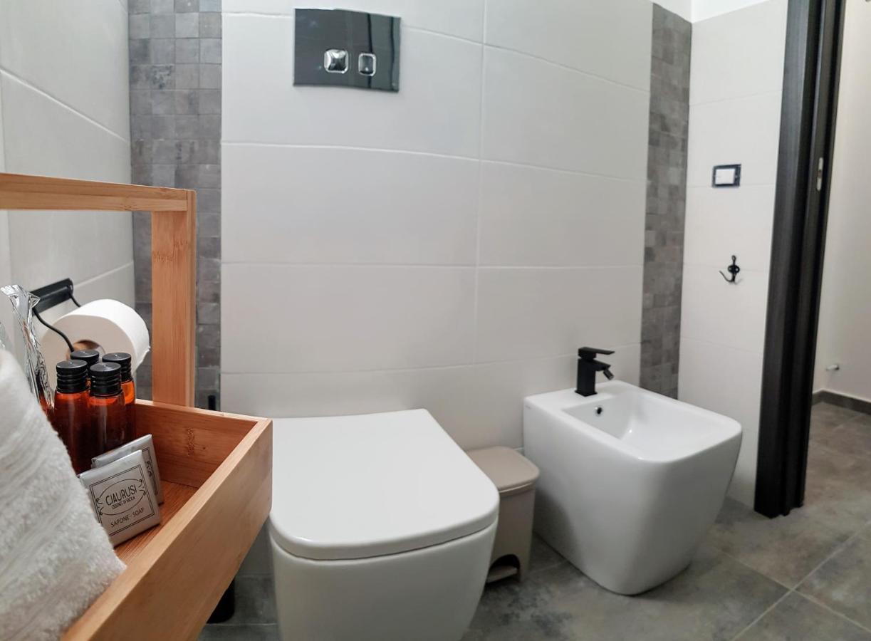Cavour 45 - Ortigia Apartments Сиракузы Экстерьер фото