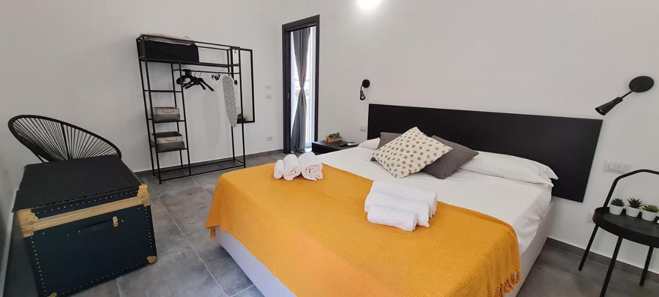 Cavour 45 - Ortigia Apartments Сиракузы Экстерьер фото